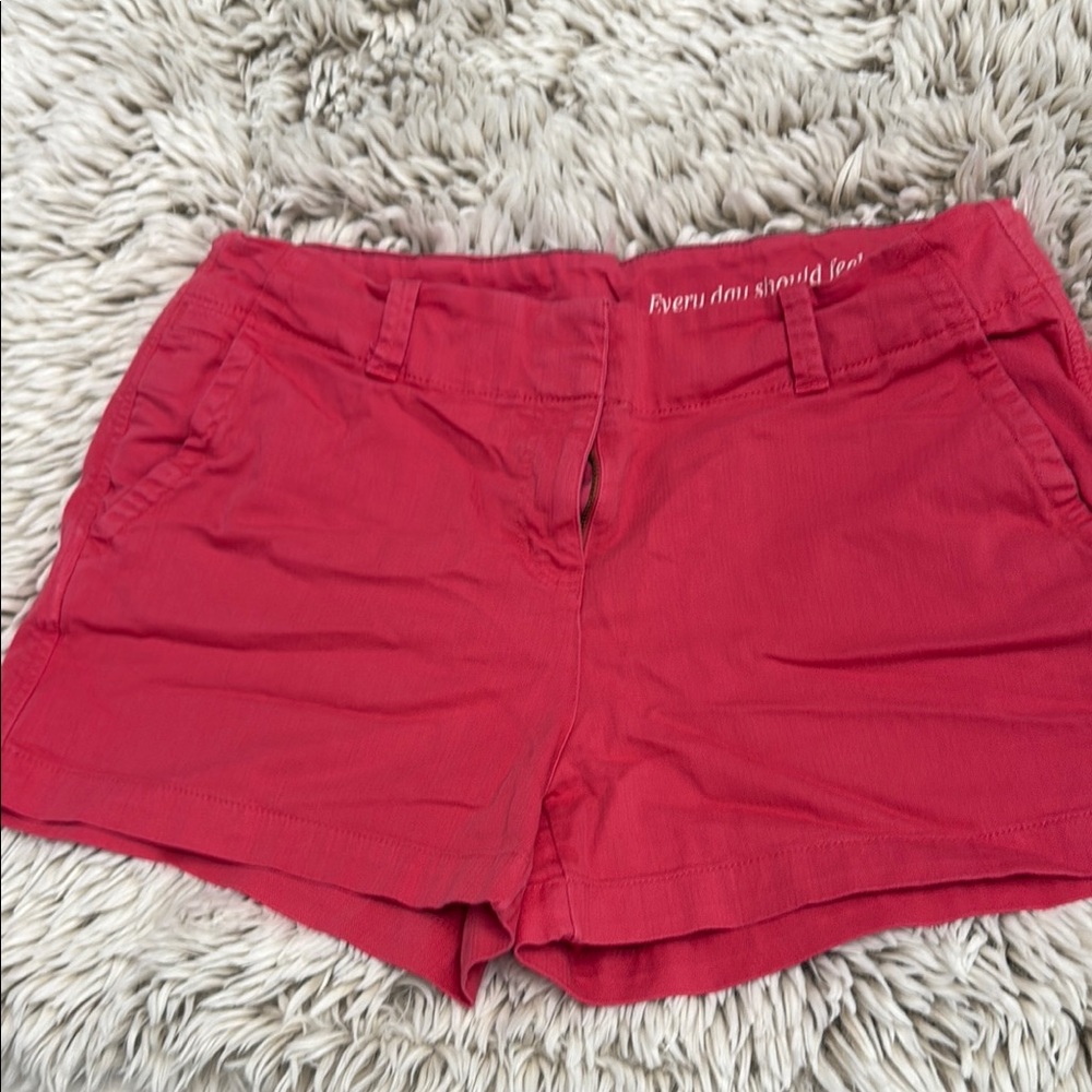 Vineyard Vines Shorts with Vibrant Style